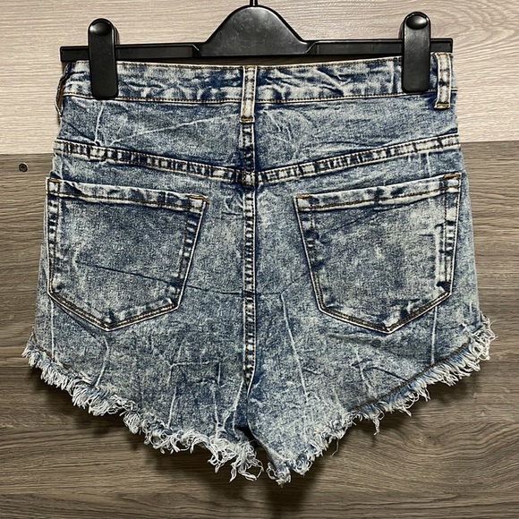 2 Pairs of denim shorts - Picture 7 of 8